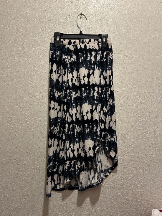 Dresses & Skirts - Women's Asymmetric Tie-Dye Midi Skirt - Black & White